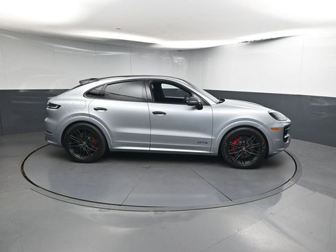 Certified 2025 Porsche Cayenne GTS AWD/4WD image 26