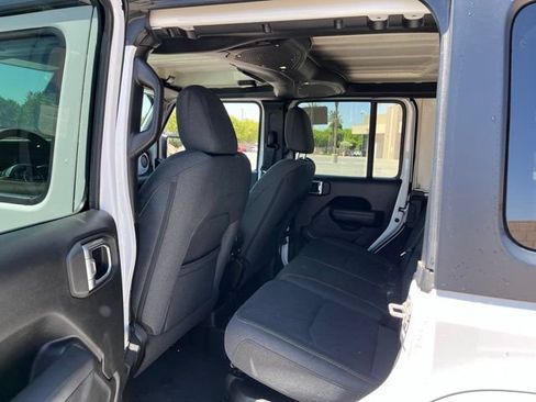 Used 2024 Jeep Wrangler Unlimited AWD/4WD image 9