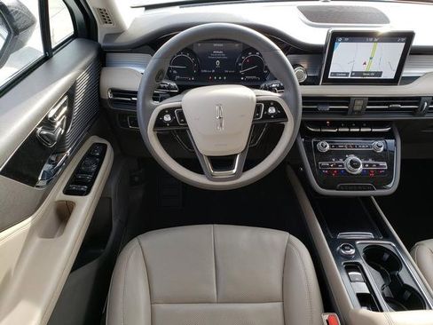 Used 2022 Lincoln Corsair AWD w/ Equipment Group 101A image 17