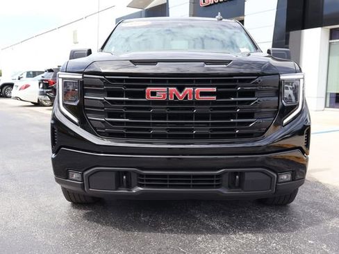 Used 2023 GMC Sierra 1500 Elevation RWD image 2