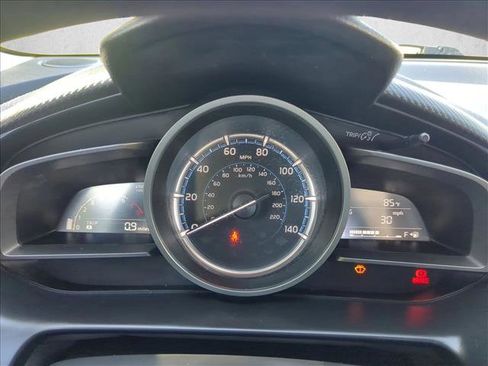 Used 2019 Toyota Yaris LE image 11