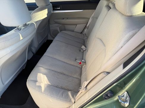 Used 2011 Subaru Outback 2.5i Premium w/ All-Weather Pkg image 9