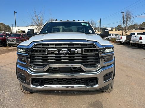 New 2025 RAM 5500 4x4 Regular Cab image 3