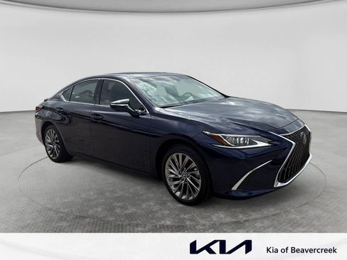 Used 2025 Lexus ES 300h w/ Luxury Package FWD image 3