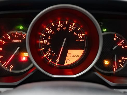 Used 2010 Toyota 4Runner SR5 image 17