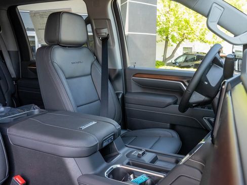 Used 2025 GMC Sierra 2500 Denali w/ Denali Reserve Package image 11