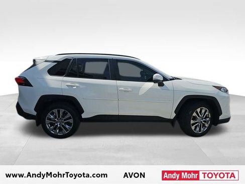 Used 2019 Toyota RAV4 XLE Premium image 8