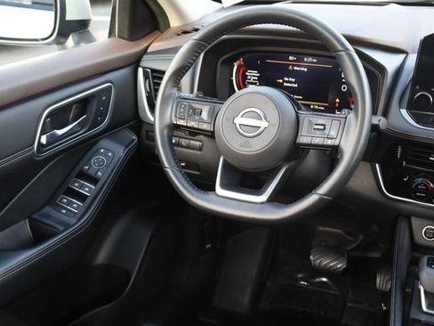 Certified 2023 Nissan Rogue Platinum w/ Platinum Premium Package AWD/4WD image 28