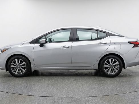 Used 2025 Nissan Versa SV image 5
