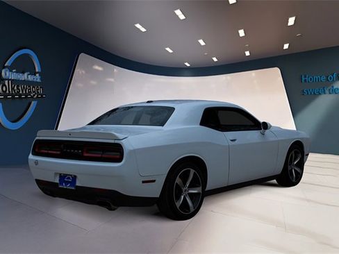 Used 2018 Dodge Challenger SXT image 5