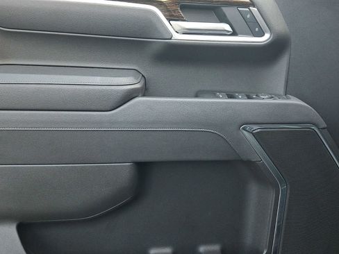 Certified 2025 GMC Sierra 1500 Elevation AWD/4WD image 14