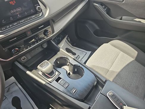 Used 2023 Nissan Rogue SV FWD image 28