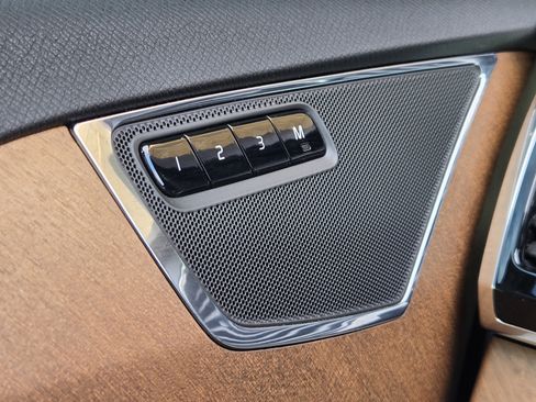 Used 2021 Volvo XC90 T6 Momentum w/ Protection Package Premier image 33