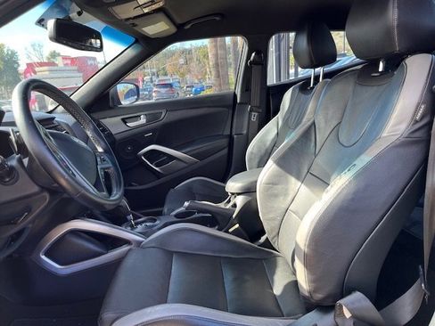 Used 2016 Hyundai Veloster Turbo image 5