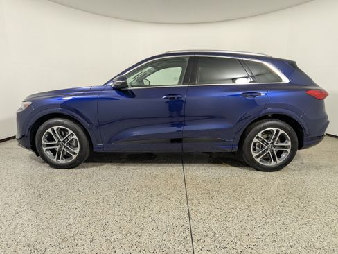 New 2025 Audi Q5 Prestige image 4