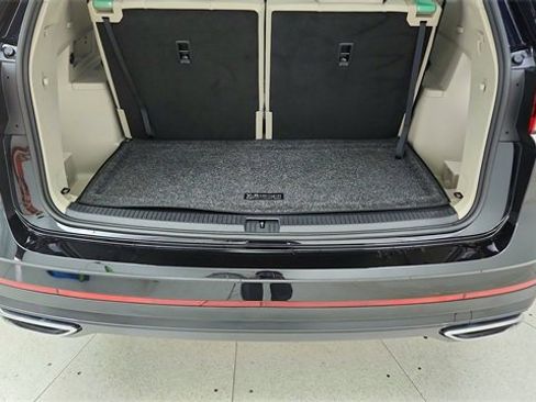 Used 2025 Volkswagen Atlas SE image 14