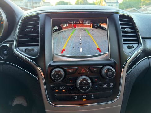 Used 2015 Jeep Grand Cherokee Limited w/ Trailer Tow Group IV AWD/4WD image 22