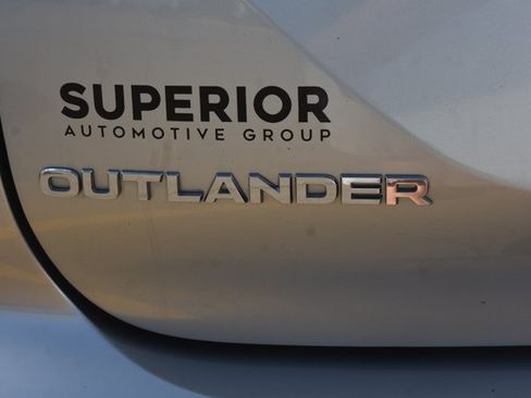 Used 2025 Mitsubishi Outlander SE FWD image 7