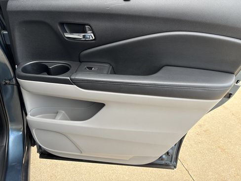 Used 2019 Honda Pilot Touring image 18