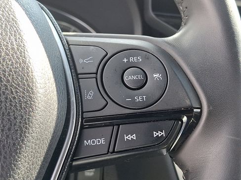 Used 2023 Toyota Venza image 20