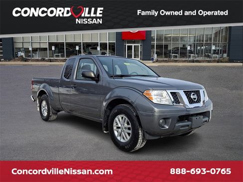 Used 2017 Nissan Frontier SV image 1
