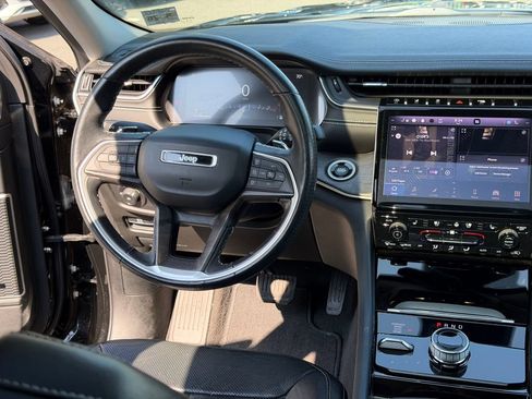 Used 2021 Jeep Grand Cherokee L Limited w/ Luxury Tech Group II AWD/4WD image 22