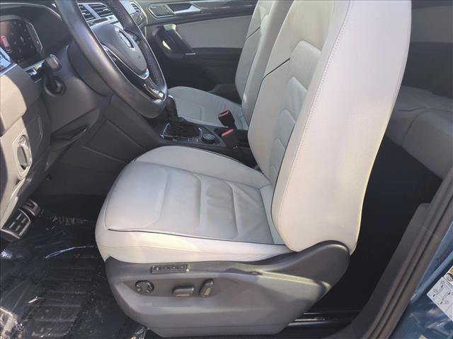 Used 2020 Volkswagen Tiguan SEL Premium R-Line AWD/4WD image 16