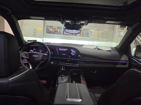 Used 2021 Cadillac Escalade ESV Premium Luxury w/ Driver Assist Tech Package image 16