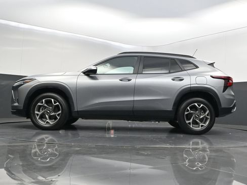 Certified 2024 Chevrolet Trax LT w/ Driver Confidence Package FWD image 40