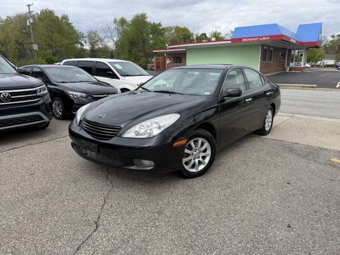 Used 2003 Lexus ES 330 FWD image 2