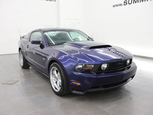 Used 2010 Ford Mustang GT Premium RWD image 2