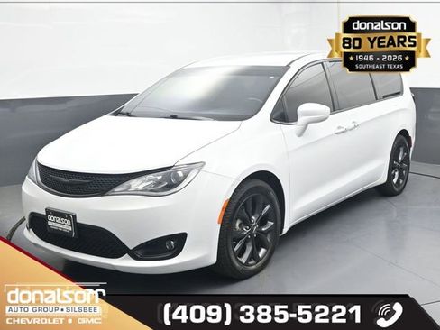 Used 2019 Chrysler Pacifica Touring Plus w/ S Appearance Package image 5