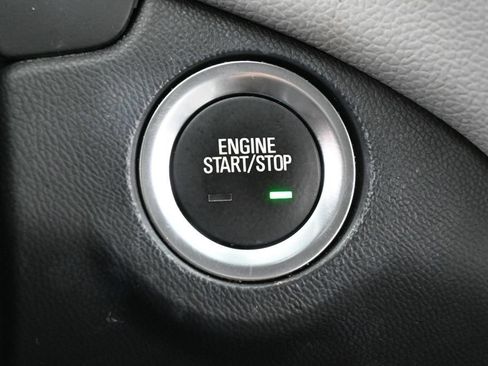 Used 2023 Chevrolet Equinox LS FWD image 27