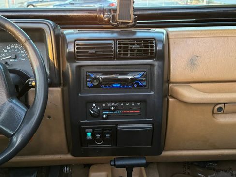 Used 1997 Jeep Wrangler Sahara AWD/4WD image 31
