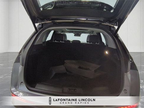 Used 2022 Lincoln Corsair Reserve w/ Equipment Group 201A image 22