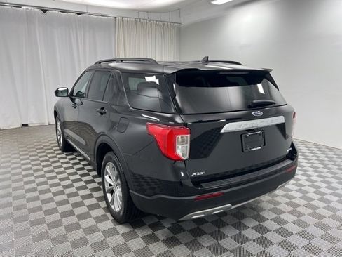 Used 2022 Ford Explorer XLT w/ Equipment Group 202A image 6