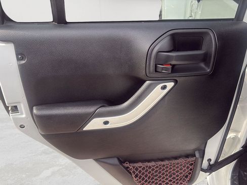 Used 2012 Jeep Wrangler Unlimited Sahara AWD/4WD image 23