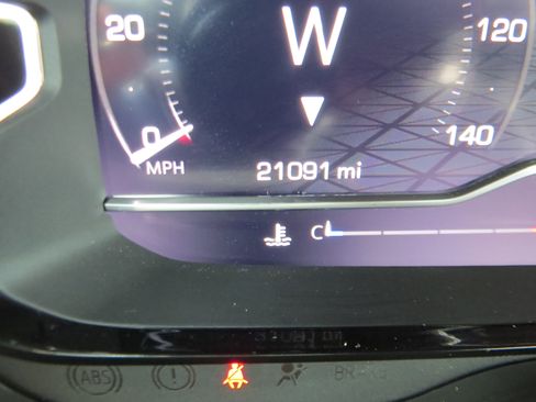 Used 2024 GMC Yukon XL Denali w/ Denali Reserve Package image 29