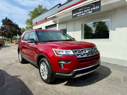 Used 2018 Ford Explorer XLT w/ Equipment Group 202A image 7
