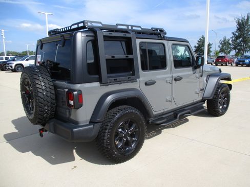 Used 2023 Jeep Wrangler Unlimited Sport AWD/4WD image 7