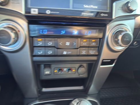 Used 2020 Toyota 4Runner Limited AWD/4WD image 18