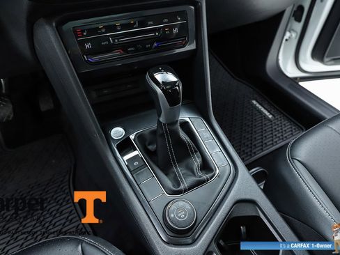 Used 2024 Volkswagen Tiguan SE w/ Panoramic Sunroof Package image 62