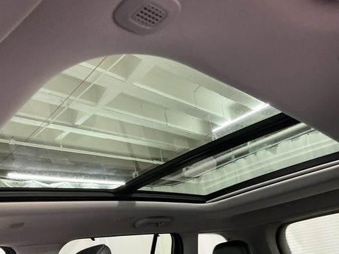 Used 2022 Jeep Grand Cherokee Limited 4xe w/ Luxury Tech Group II image 19