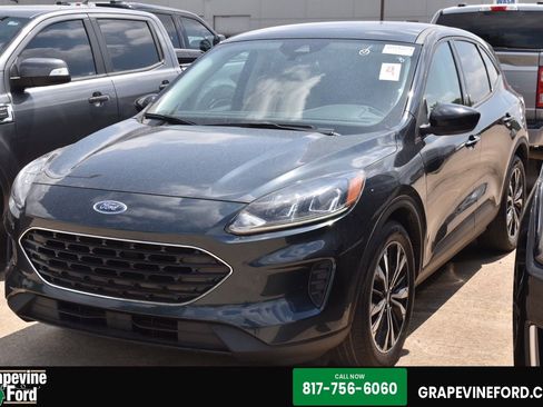 Used 2022 Ford Escape SE w/ SE Sport Appearance Package image 1