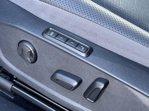 Used 2025 Volkswagen ID.4 Pro S image 18