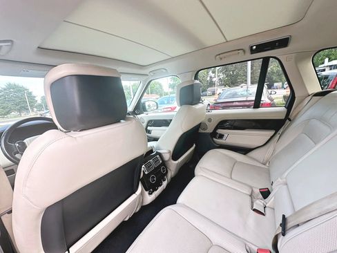 Used 2018 Land Rover Range Rover HSE AWD/4WD image 32