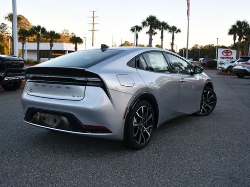 New 2026 Toyota Prius Plug-In Hybrid image 2