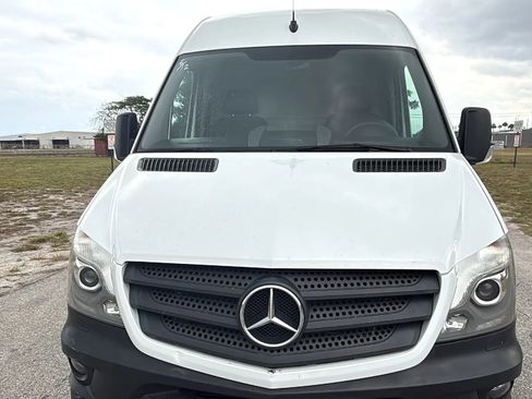 Used 2017 Mercedes-Benz Sprinter 2500 image 7