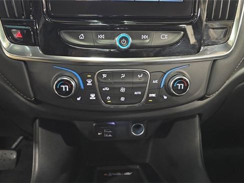 Used 2023 Chevrolet Traverse LT w/ LT Premium Package image 19