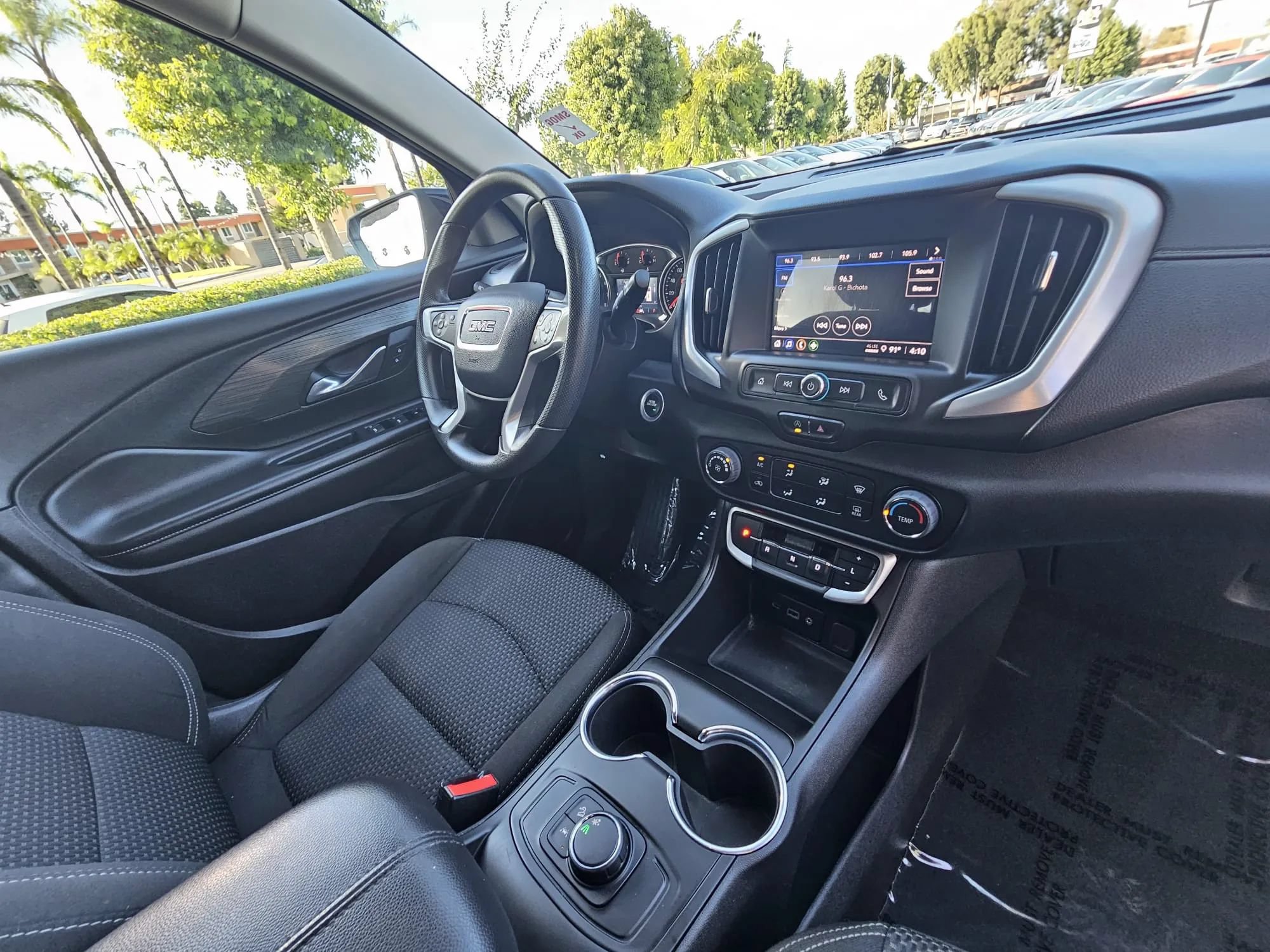 Used 2024 GMC Terrain SLE FWD image 29